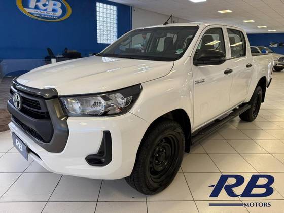 TOYOTA HILUX 2.8 D-4D TURBO DIESEL CD POWER PACK 4X4 MANUAL